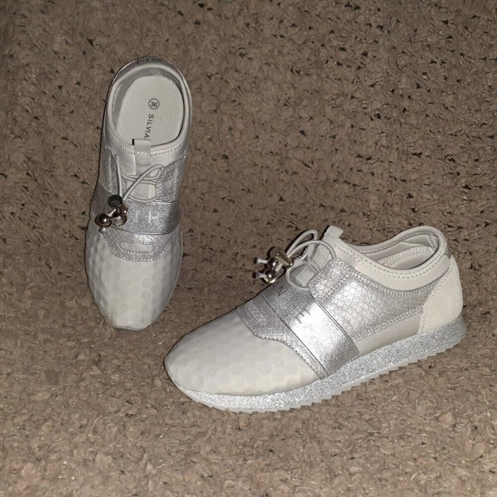 SILVIAN HEACH-Silver/Gray Sneakers-Sparkly-Toggle Fastener-Sz 36-6-Near Mint
